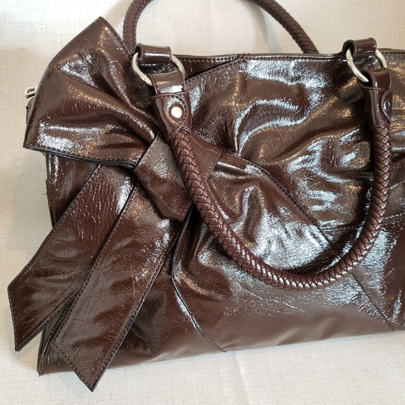 Oversized Purse Brown Tote Bow Front High Shine Shoulder Bag 17" Wide - Picture 5 of 16